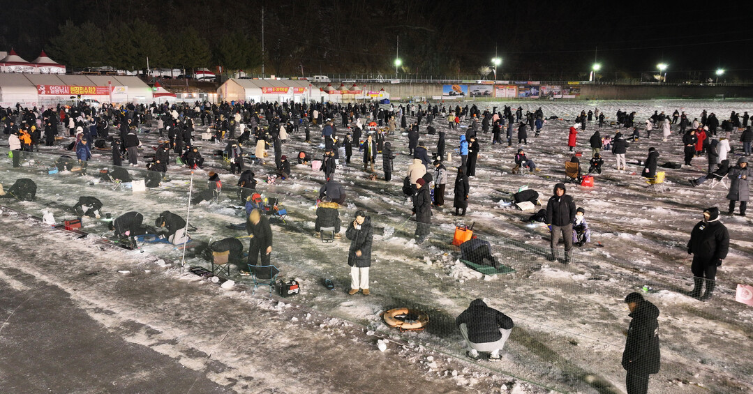 많은 관광객들이 야간 낚시 프로그램을 즐기며 폐막을 아쉬워했다.&nbsp;