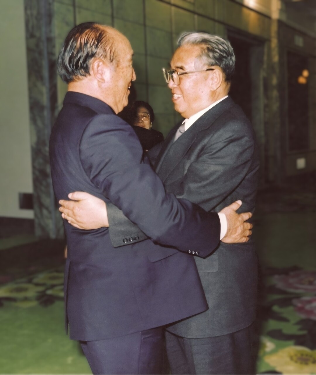 [신년특집⑪] 문선명·김일성, ‘불구대천지원수’에서 ‘의형제’로… 30년 신뢰의 대서사시