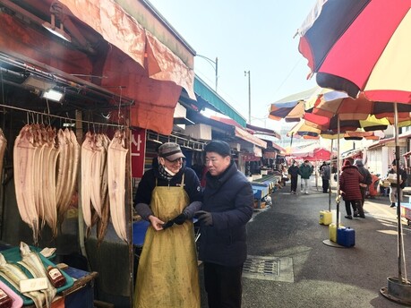 부산 서구, 설 앞두고 전통시장 방문하여  현장 소통과 명절 온기 전해