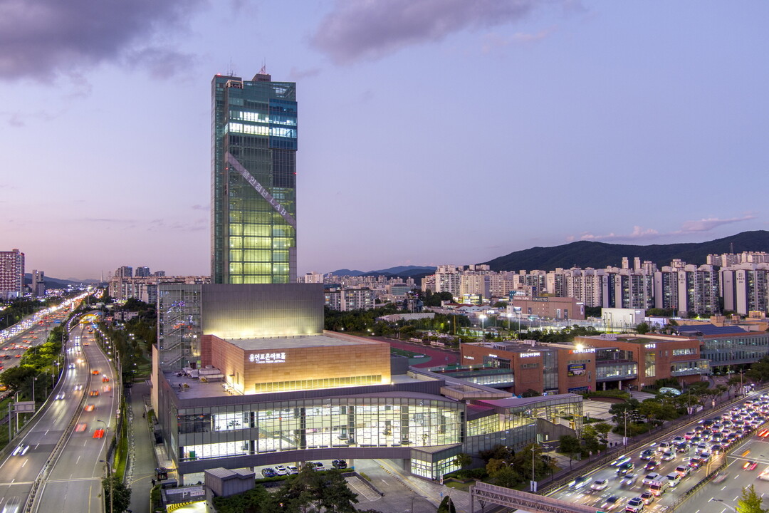 용인포은아트홀 전경. 용인시 제공