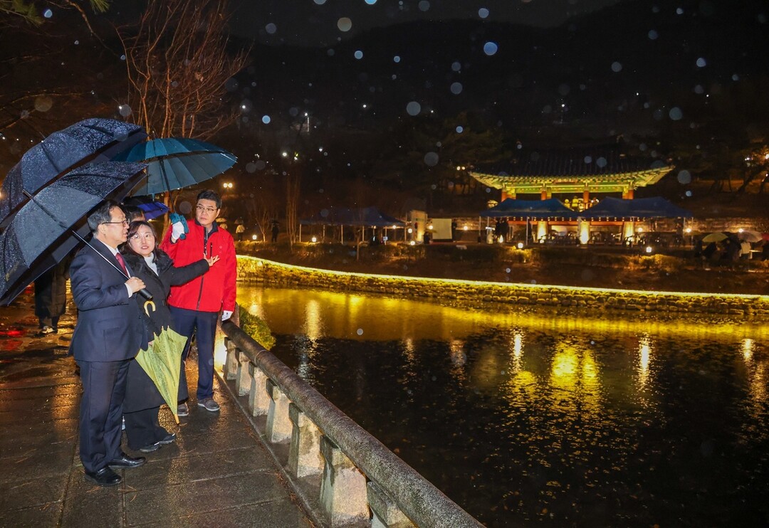 우암사적공원, 역사와 빛으로 깨어나다