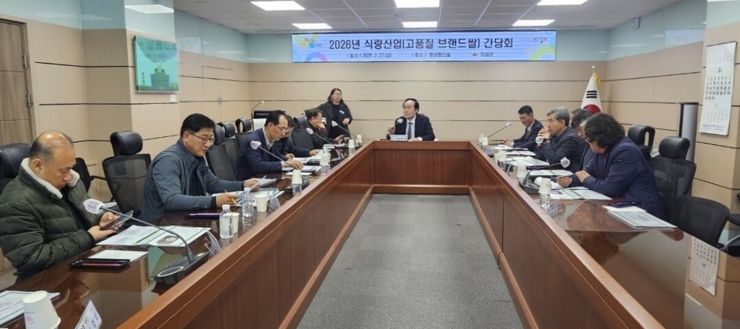 김주수 군수가 의성진쌀 품질 강화 간담회를 주재하고 있다. 의성군 제공