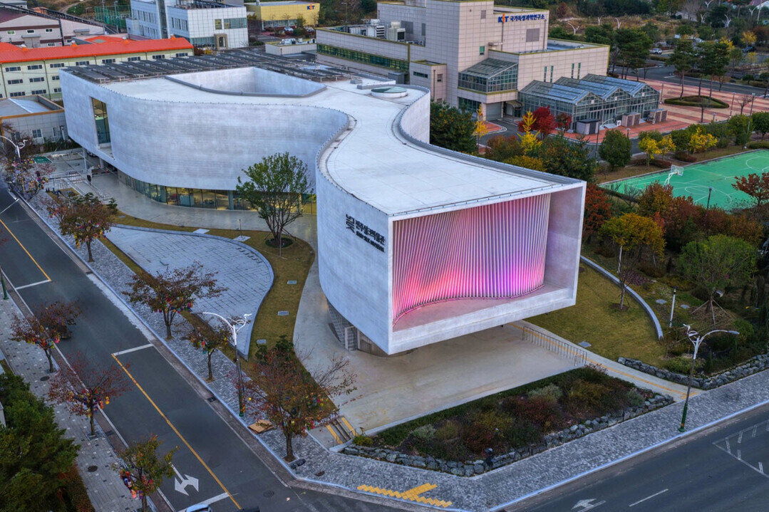 진주실크박물관 전경. 진주시제공