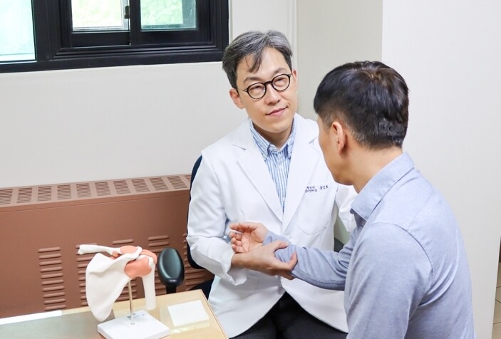 손목에 생긴 물혹 방치해도 괜찮을까, 치료 필요한 증상들은?