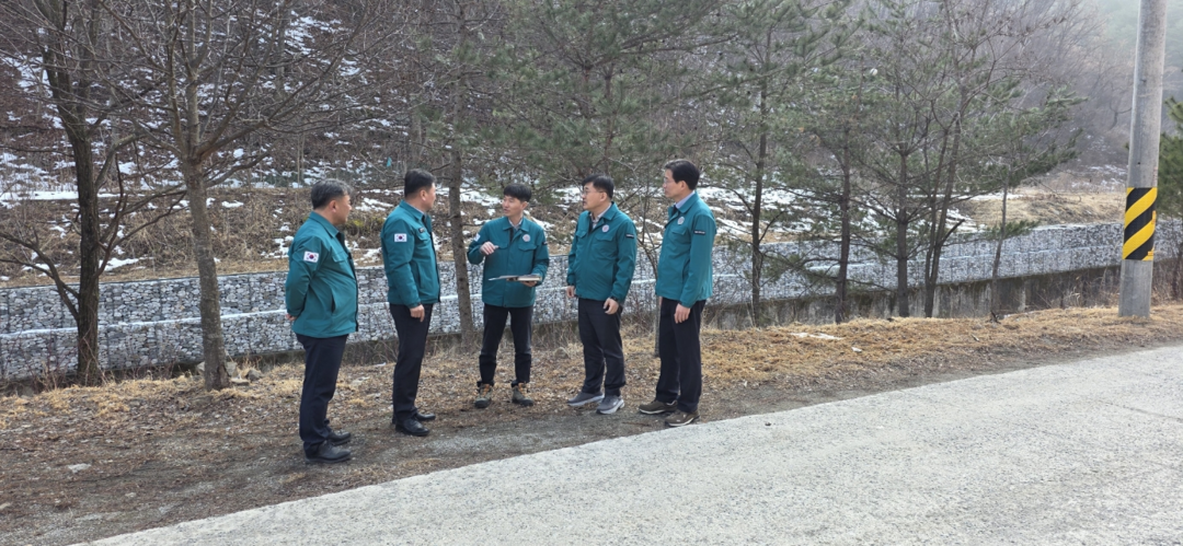 태백시 하천 불법 점용시설 정비 점검 실시. 태백시 제공