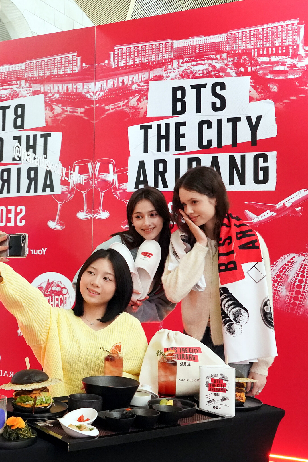 인천 영종도 파라다이스시티가 방탄소년단 컴백을 기념, 20일 한정판 굿즈 5종을 비롯해 방탄소년단 테마의 