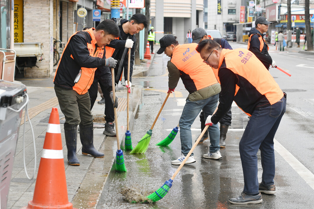 화천 시가지 겨울때 벗기고 마을 곳곳...