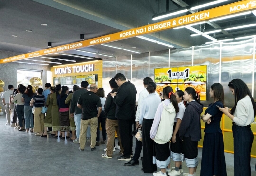 라오스도 줄 세운 싸이버거!