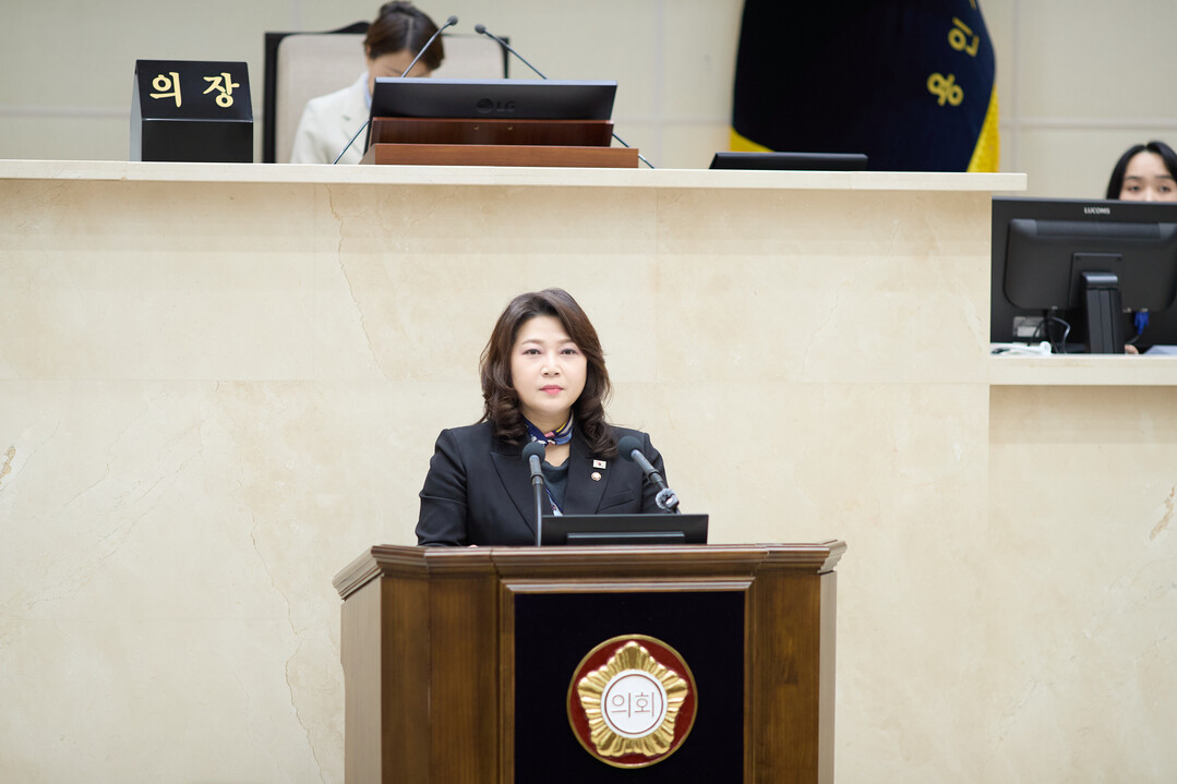 용인특례시의회 박희정 의원이 15일 열린 제302회 임시회 제3차 본회의에서 5분 자유발언을 하고 있다. 용인시의회 제공