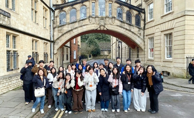 지난해 영국 옥스퍼드 지역에서 진행된 화천 청소년 해외 어학연수(화천군청 제공)