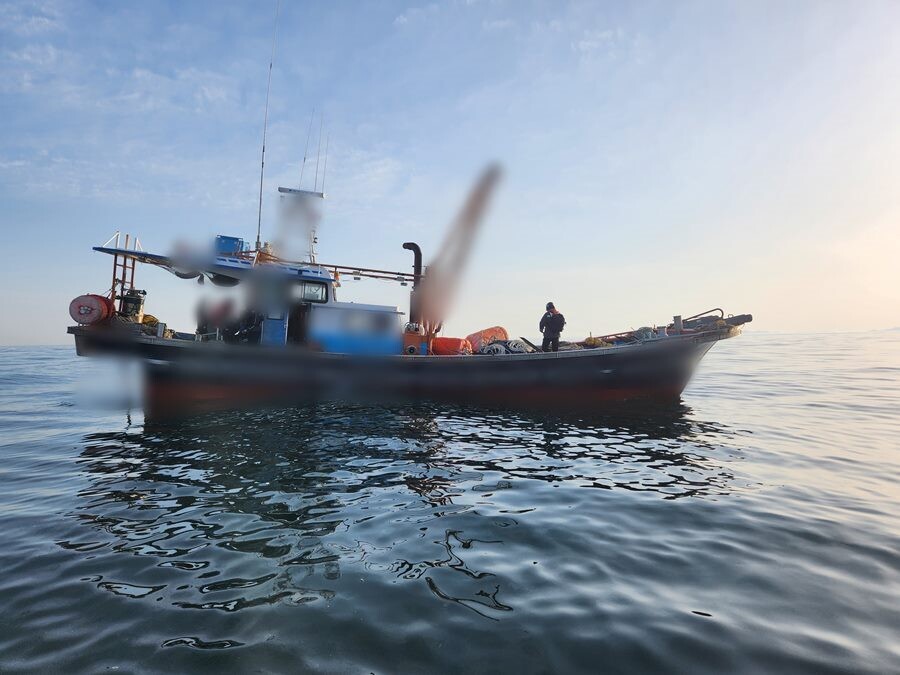 어선안전조업법 위반 선박. 군산해경 제공