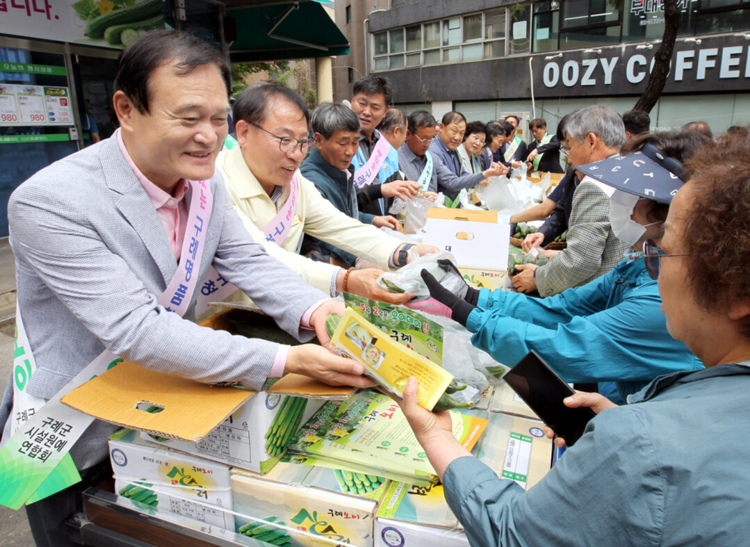 동서울농협·구례농협, ‘도농상생 구례오이 산지직송 홍보행사’ 개최