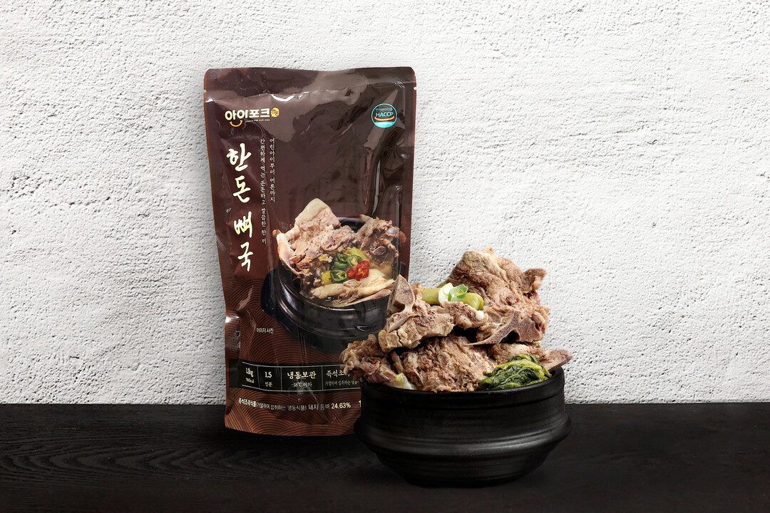 샘미트코리아가 개발 중인 한돈 등뼈 활용 가공제품 이미지. 국내산 등뼈의 부가가치를 높인 제품으로, 프리미엄 간편식 시장 확대를 통해 한돈 농가에도 긍정적인 영향을 미칠 것으로 기대된다.