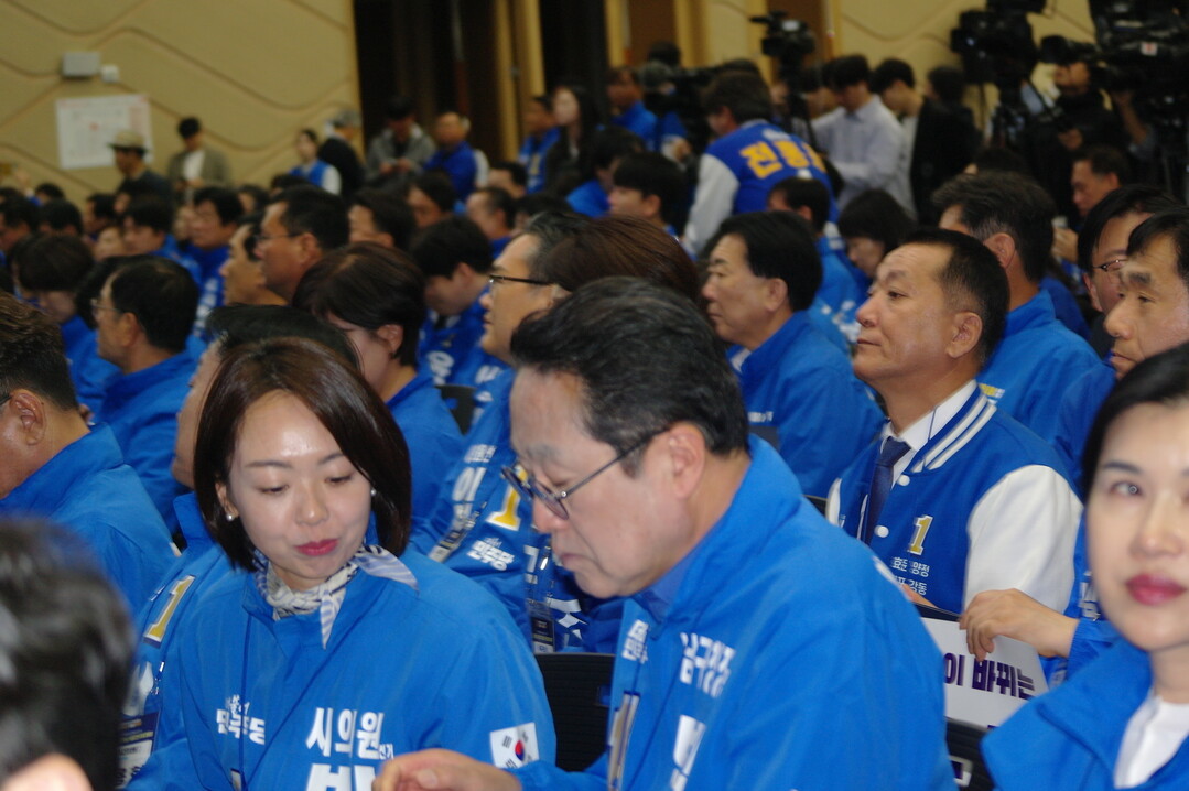 박구슬 남구 시의원 후보(왼쪽), 박재범 남구청장 후보(가운데)가 참석해 지방선거 필승을 결의했다.