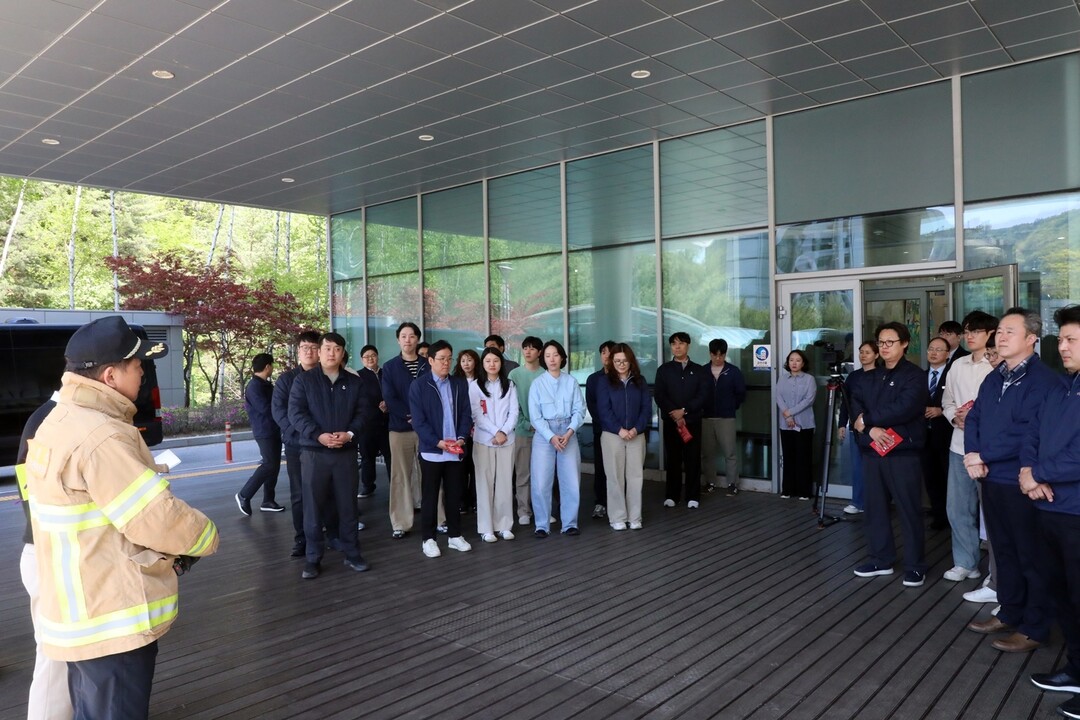 정선소방서와 본사 사옥에서 합동 소방훈련을 펼쳤다.
