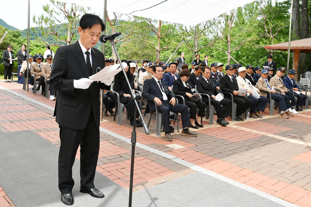 최문순 군수가 제71회 현충일 추념식에서 추념사를 하고 있다(화천군청 제공)