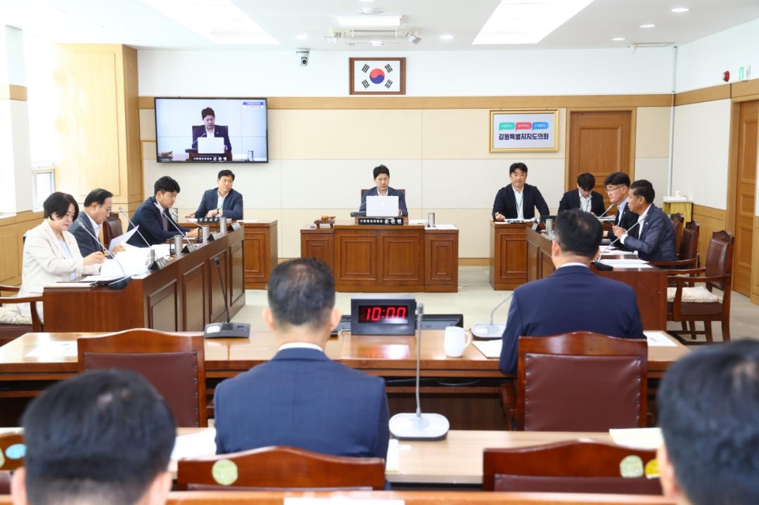 11대 도의회 기획행정위원회 마지막 회의가 진행되고 있다(강원도의회 제공) 