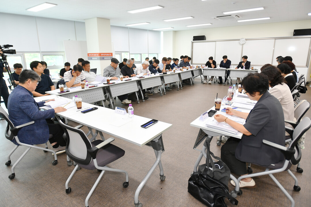 지난 12일 화천문화원에서 민선 9기 화천군수직 인수위원회 업무보고가 진행되고 있다(화천군청 제공)