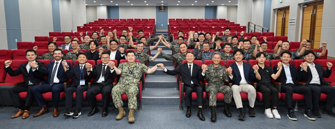 해군작전사령부, 민간 우주기업과 손잡...
