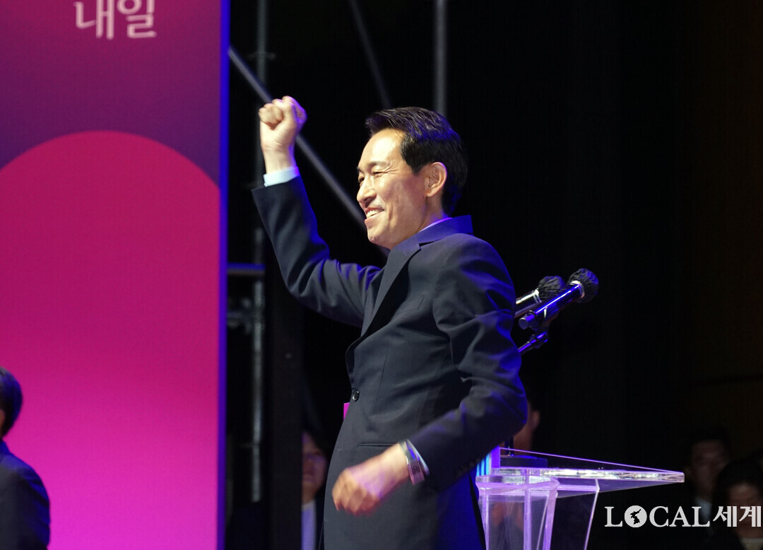 우상호 제40대 강원특별자치도지사가 취임식에서 결의를 다지고 있다