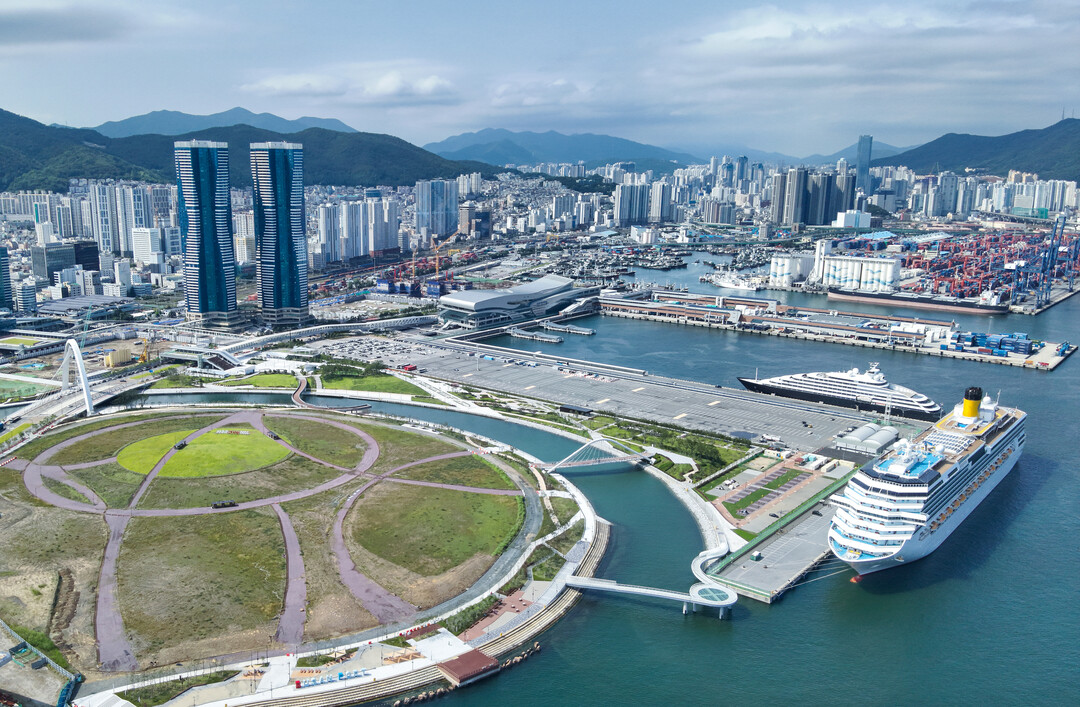 부산 동구, '북항 돔구장 T...