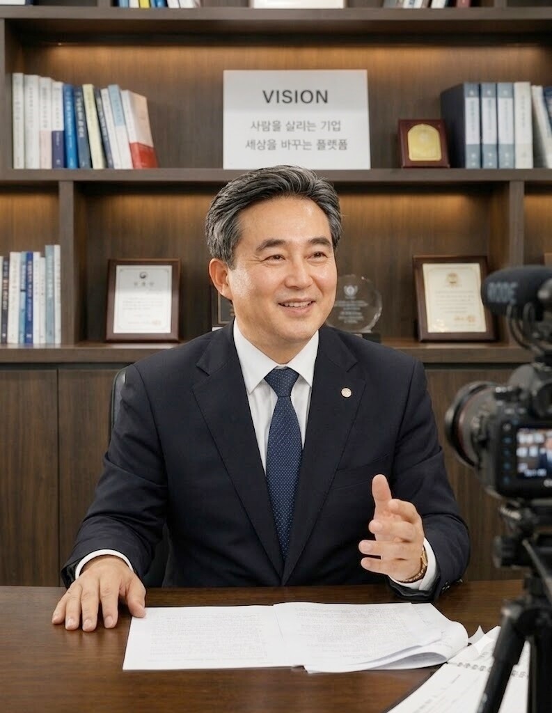 송충근(마약범죄학 석사) &lsquo;마약 예방 및 재활에 관한 법률안&rsquo; 입법추진위원장이 본지와의 인터뷰에서 입법추진 배경에 대해 설명하고 있다. (AI 보정)