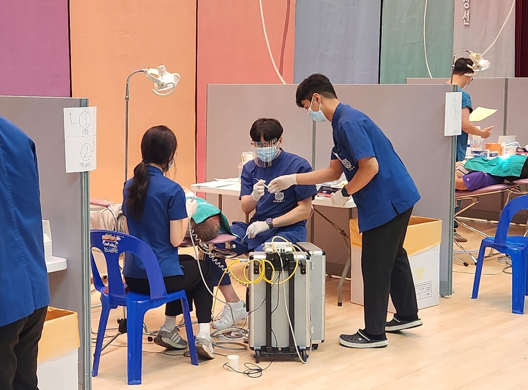 강원랜드 의료나눔 봉사 현장.