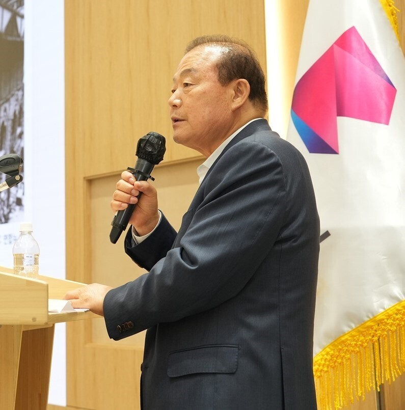 기조발제에서 양재생 부산상의 회장이 &ldquo;청년 창업가들이 부산독립기념관을 찾아 선배 기업인들의 불굴의 도전정신을 수혈받고 영감을 얻는 &lsquo;청년 창업의 성지&rsquo;로 자리매김할 수 있는 연계 프로그램을 반드시 구축하겠다&rdquo;라고 강조하고 있다.