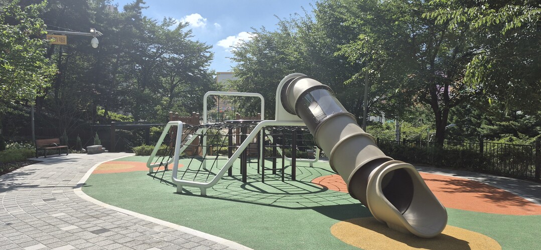 용인특례시는 기흥구 영덕동에 있는 함박웃음어린이공원을 정비했다. 용인시 제공