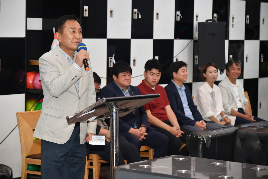 김세훈 군수가 제3회 화천군수기 볼링대회에서 대회사를 하고 있다(화천군청 제공)