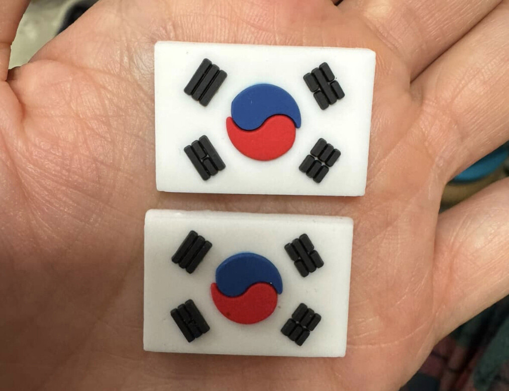 전통시장서 '엉터리 태극기' 상품 판매 논란…"우리부터 바로잡아야"
