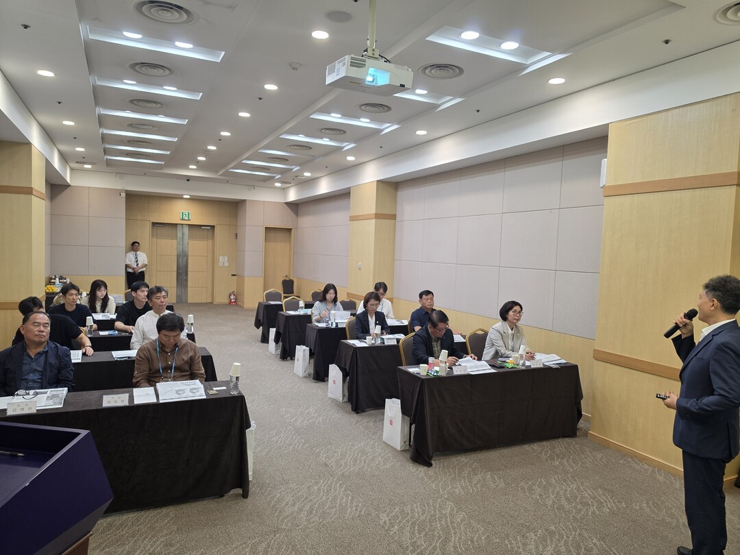 화천군의회가 충북 단양군에서 의정 교육 연수를 진행하고 있다(화천군의회 제공)