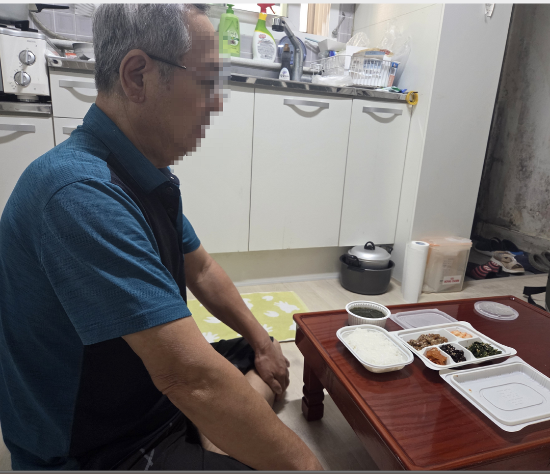 용인특례시 보건소는 현장에서 어려움을 겪는 주민을 발굴, 각종 복지 서비스와 연계해 돌봄 사각지대를 해소하고 있다. 용인시 제공