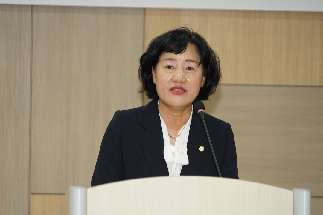 김정미 군의장이 