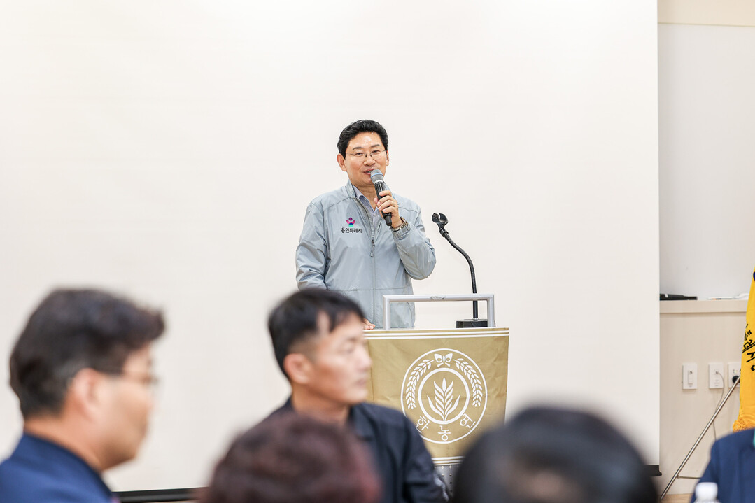 이상일 용인특례시장이 25일 열린 2026년 한농연&middot;한여농 한마음대회에서 축사를 하고 있다. 용인시 제공