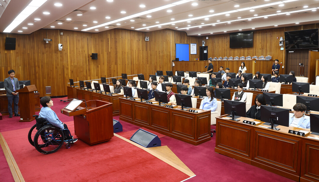 박영림 의원이 &lsquo;2026년 강원특별자치도 청소년정책 전달식&rsquo;에 도의회 대표로 참석해 인사말을 하고 있다.(강원도의회 제공) 