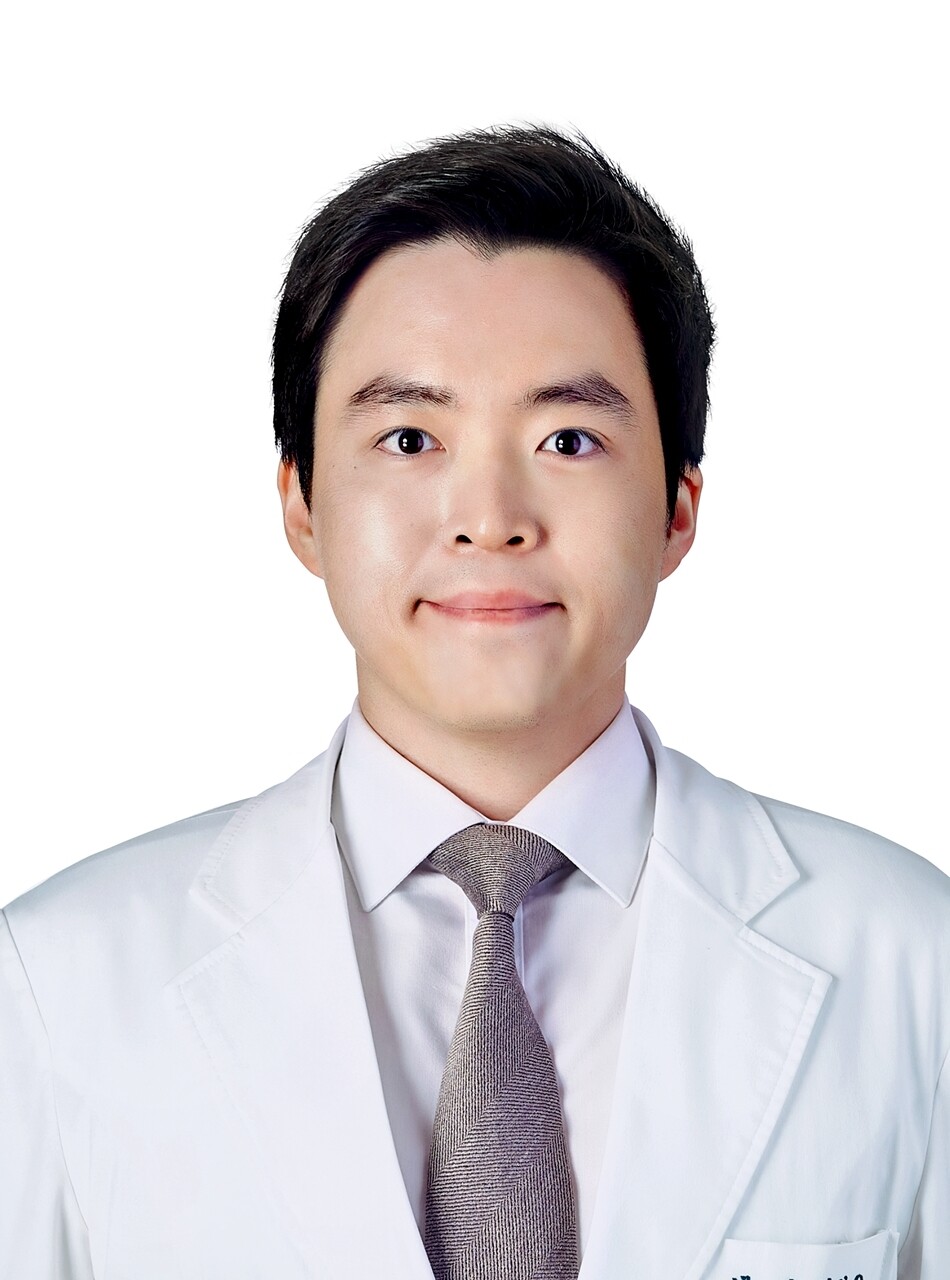 분당서울대병원 호흡기내과 김연욱 교수 연구팀, 흡연력 중심 국제 폐암검진 기준, 국내 폐암 환자 3명 중 2명 포함되지 않는다