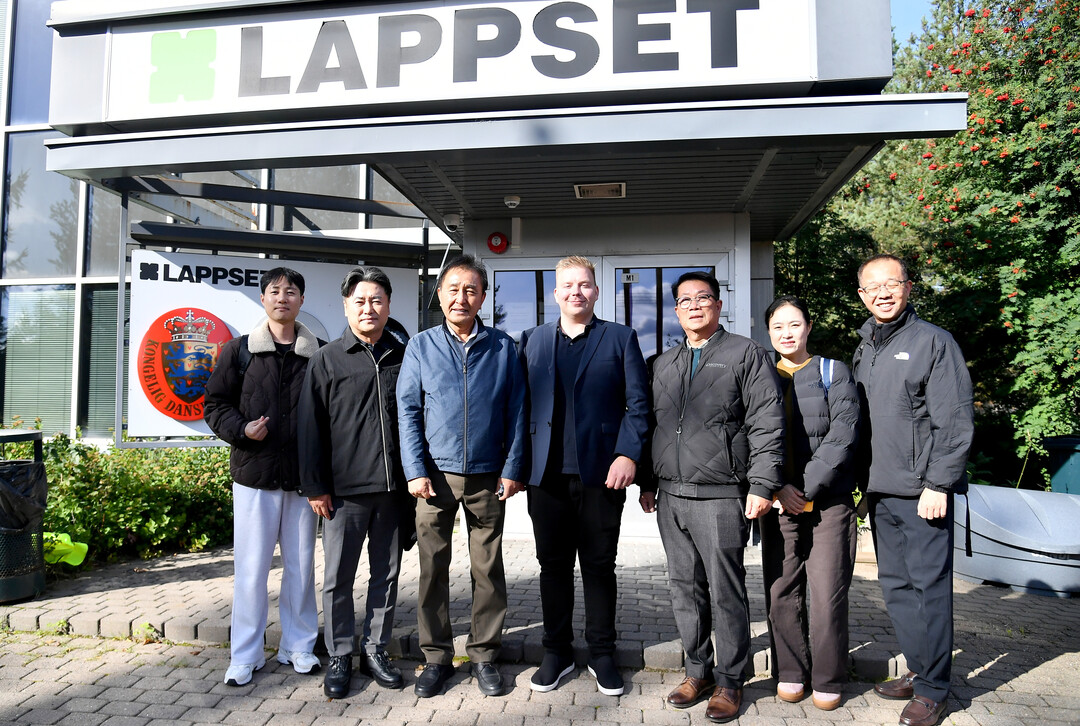 조웅희 의장이 세계적인 목재 놀이시설 전문기업인 &lsquo;랍셋(LAPPSET)&rsquo;을 방문해 자연환경과 연계한 가족&middot;체류형 관광시설의 활용 가능성을 살폈다.(화천군의회 제공)