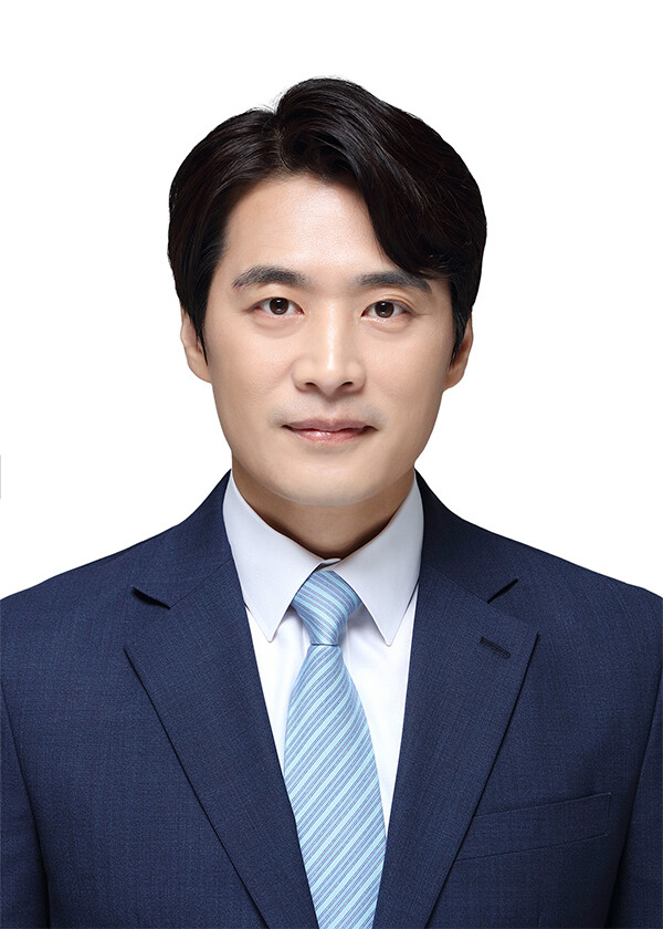 더불어민주당 한준호 국회의원 ( 경기도 고양시을 ) 은 14 일 국회의원회관 제 3 세미나실에서 「 수도권 즉시 임대주택 공급과 지방소비 활성화를 위한 주택연금 도입방안 」 토론회를 개최했다 .