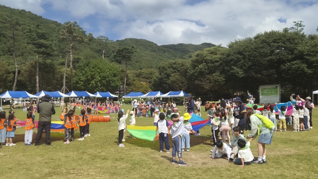  18일 용인자연휴양림에서 &lsquo;2026년 용인 유아숲축제&rsquo;가 열렸다. 용인시 제공