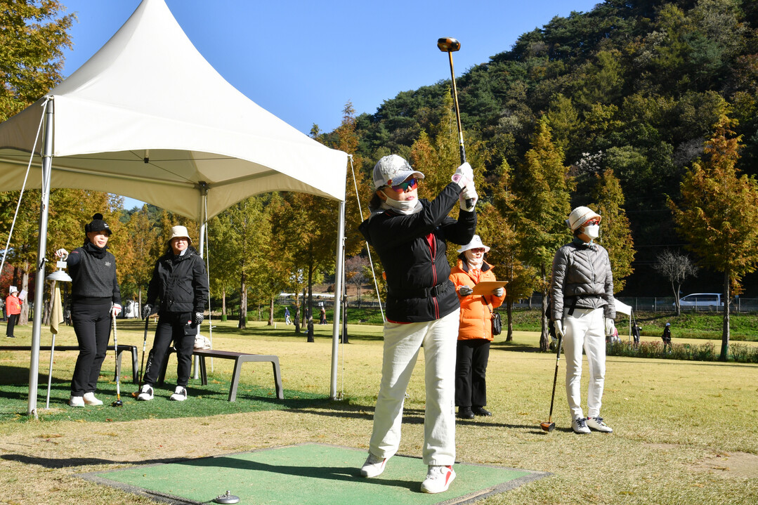 지난해 화천군에서 개최된 전국 건강 파크골프 대회(화천군청 제공)