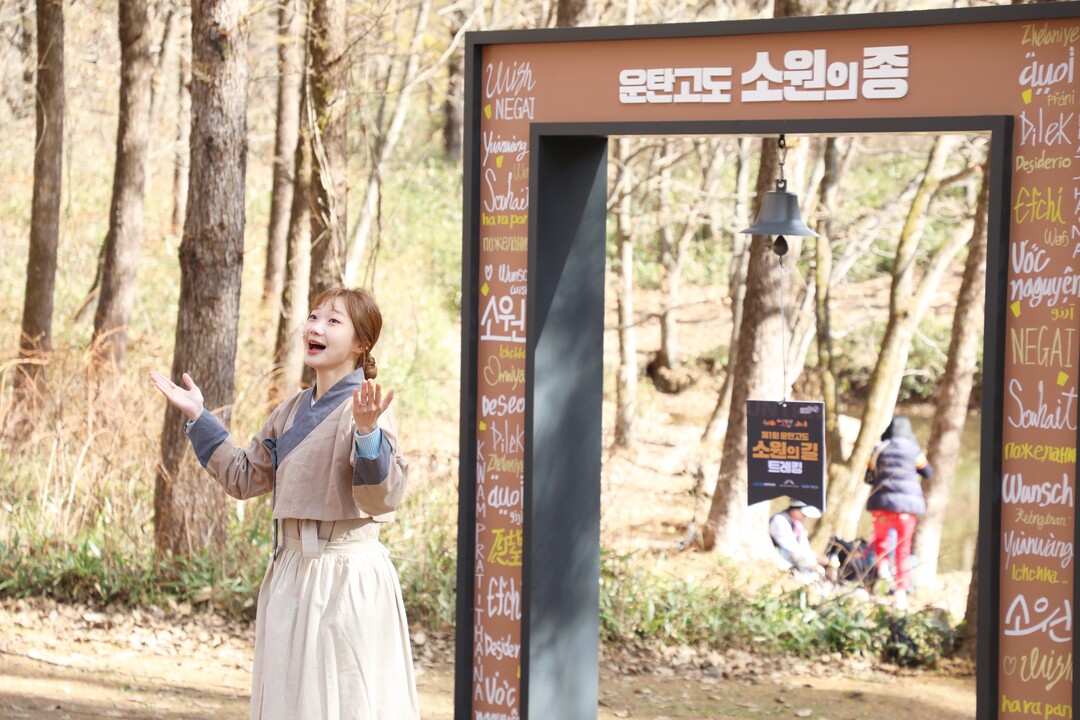 과거 광부의 삶을 재연하는 연극 퍼포먼스.
