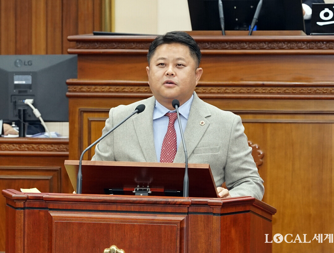 김영진 도의원