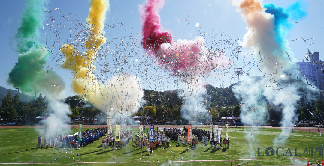 제42회 용화축전 개막식이 8일 화천생활체육공원에서 열렸다
