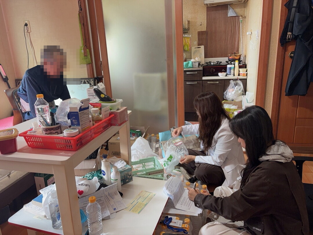용인특례시가 용인시약사회와 함께 지역내 복약관리가 필요한 통합돌봄 대상자를 위한 맞춤형 복지혜택을 제공하고 있다. 용인시 제공