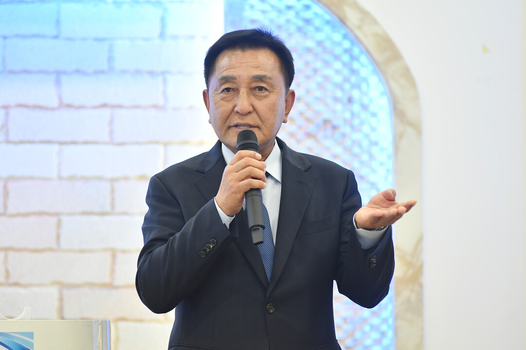 김세훈 군수가 제22대 대한노인회 화천군지회장 이&middot;취임식에서 축사를 하고 있다(화천군청 제공)