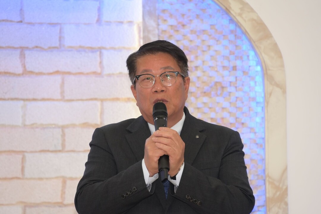 조웅희 의장이 &lsquo;대한노인회 화천군지회장 이&middot;취임식&rsquo;에서 인사말을 하고 있다(화천군의회 제공)